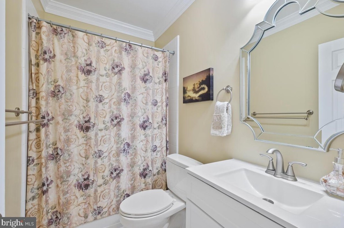 135 Treehaven St, Gaithersburg MD  20878-5748 exterior