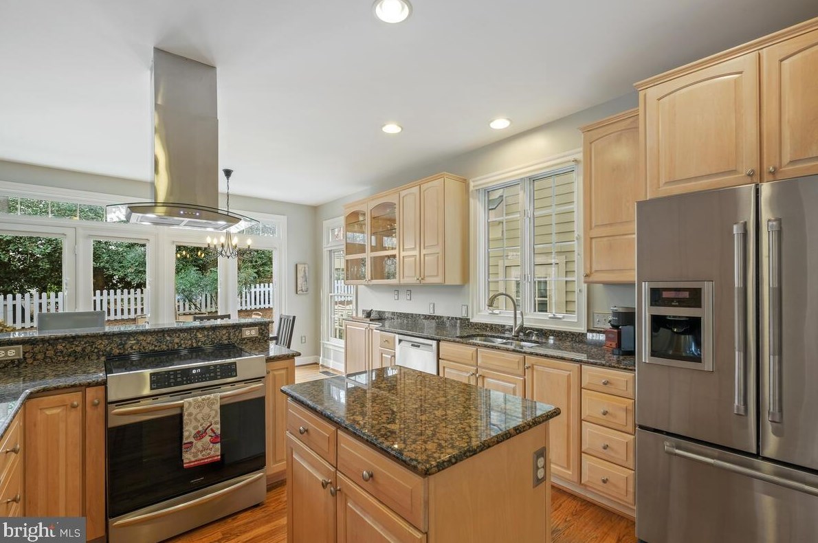135 Treehaven St, Gaithersburg MD  20878-5748 exterior