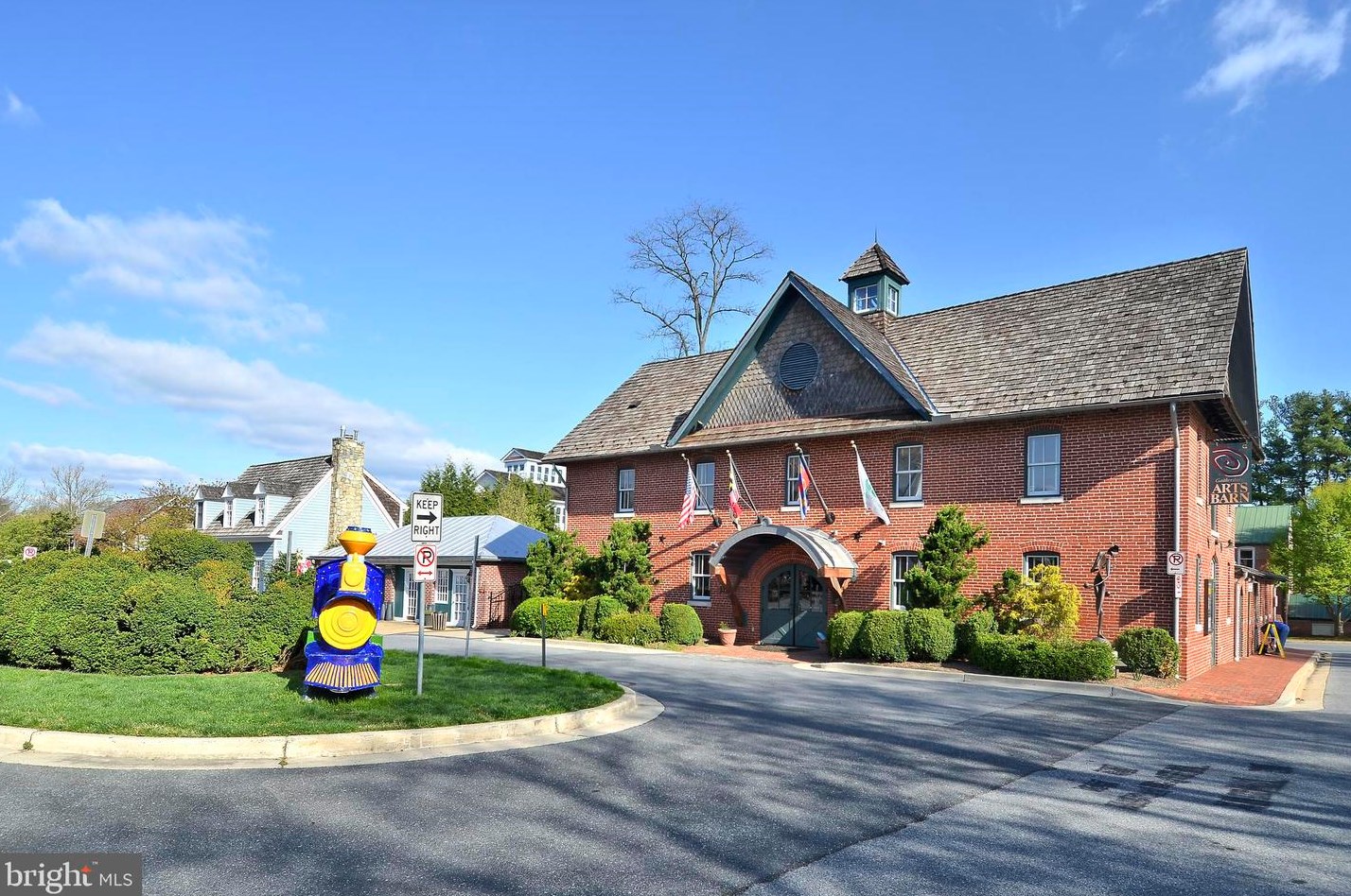 135 Treehaven St, Gaithersburg MD  20878-5748 exterior