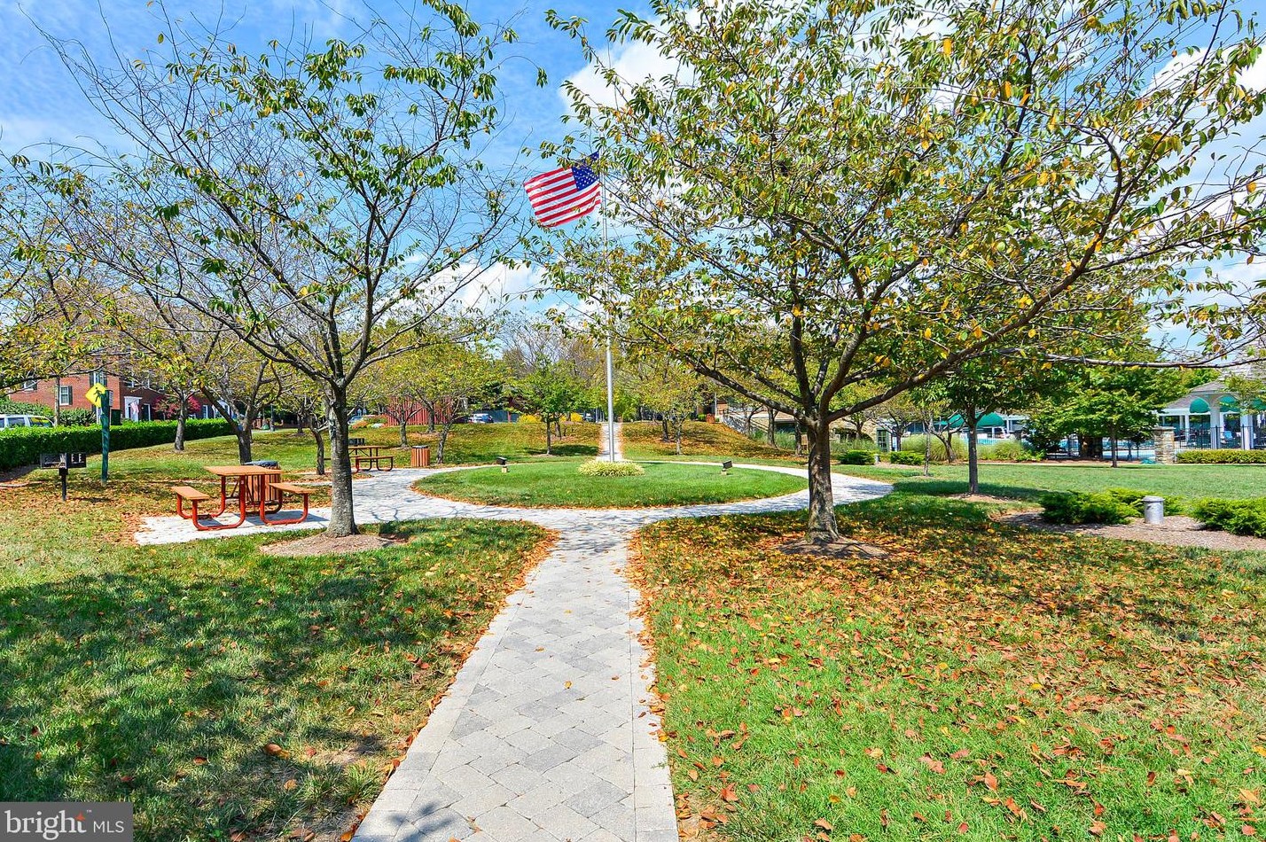 135 Treehaven St, Gaithersburg MD  20878-5748 exterior
