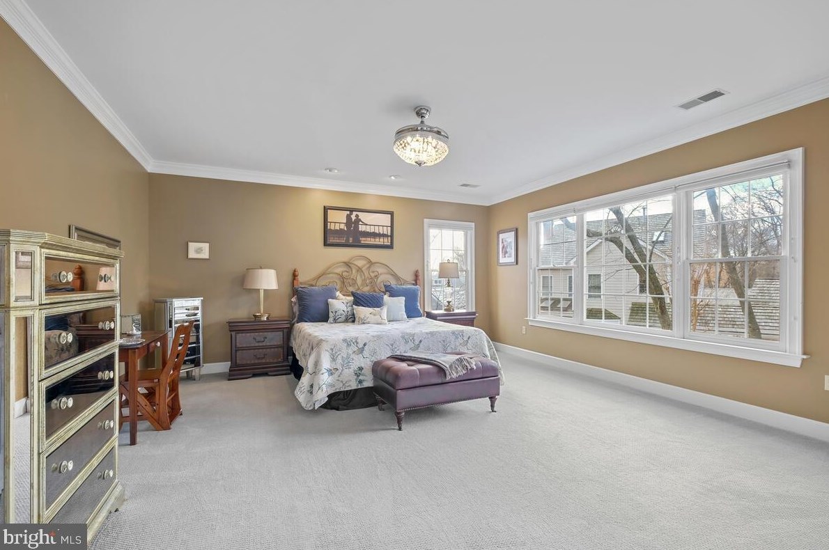 135 Treehaven St, Gaithersburg MD  20878-5748 exterior