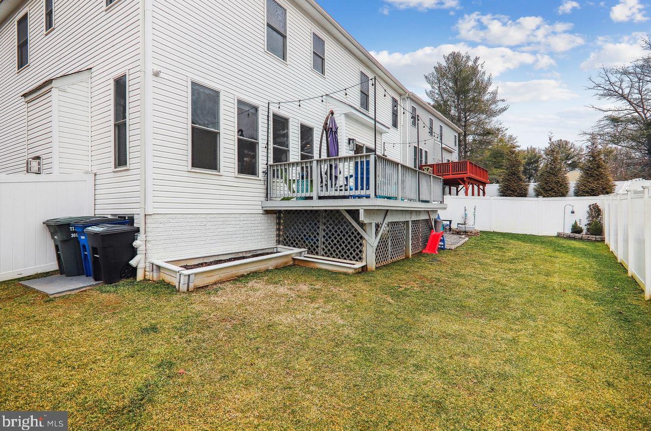 18613 Strawberry Knoll Rd, Gaithersburg MD  20879 exterior