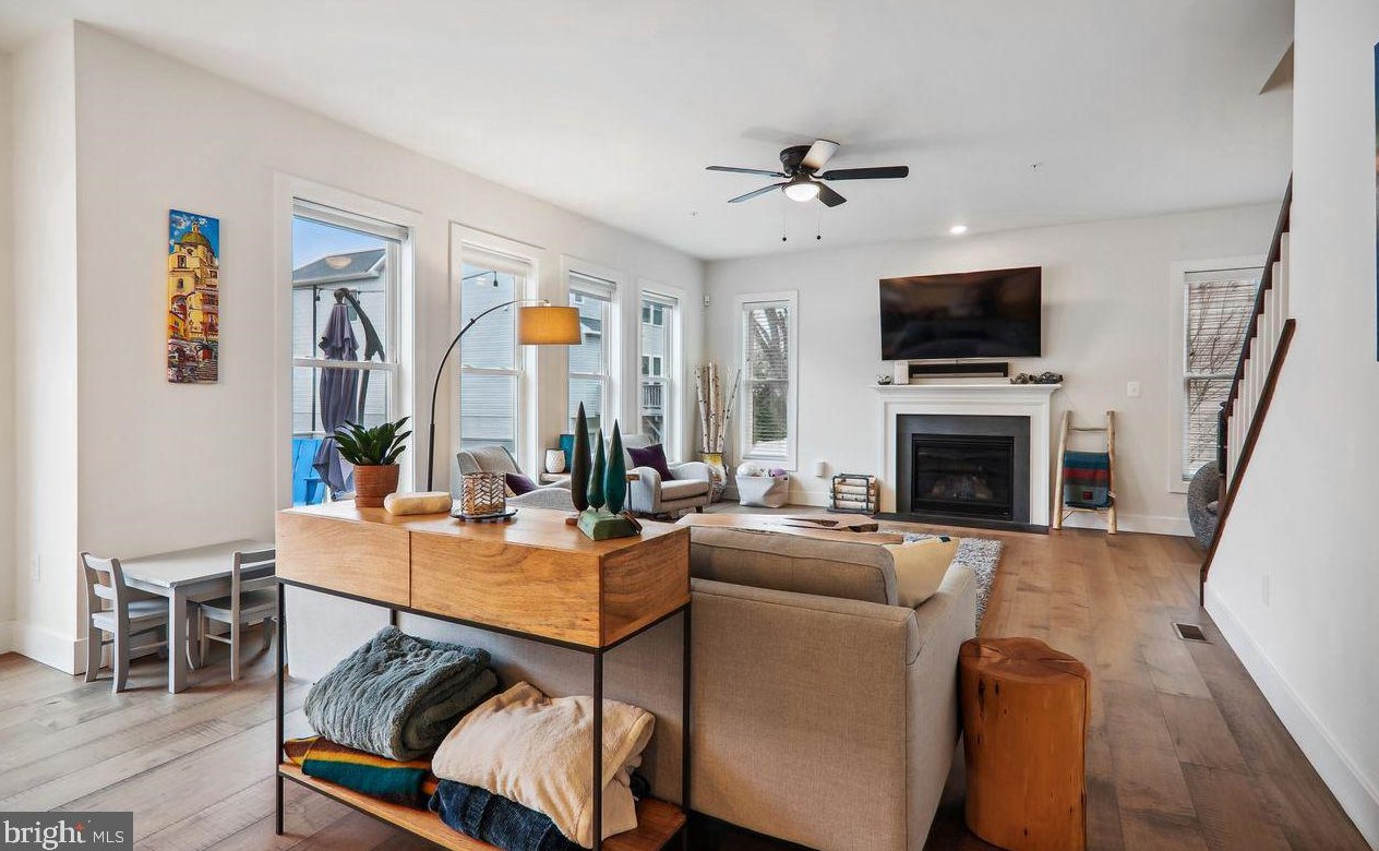 18613 Strawberry Knoll Rd, Gaithersburg MD  20879 exterior