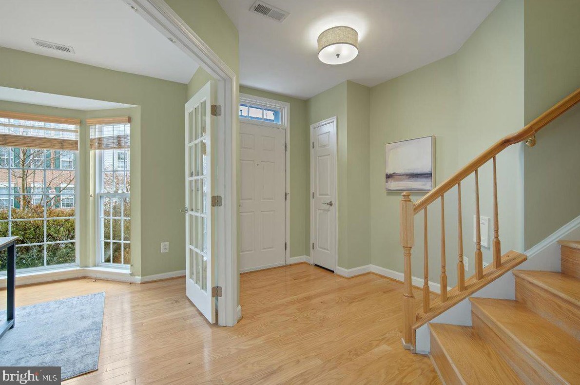607 Gatestone St, Gaithersburg MD  20878-2187 exterior