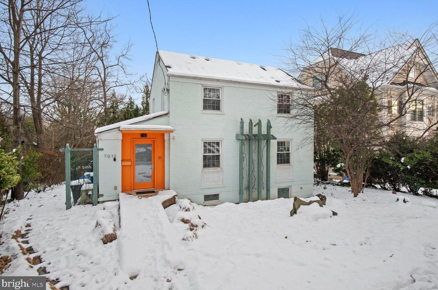 7913 Kentbury Dr, Bethesda, MD 20814