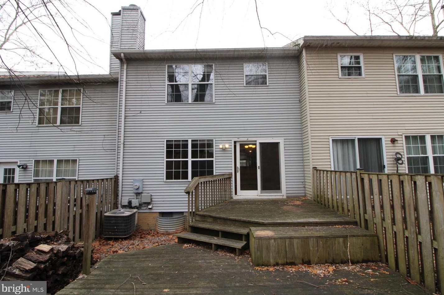 1602 Tanyard Hill Rd, Gaithersburg MD 20879-3210 exterior