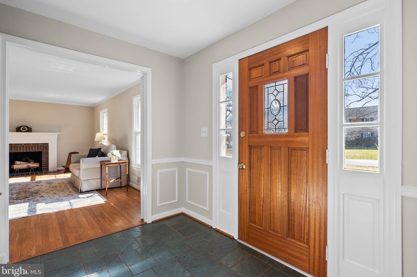 9105 Cherbourg Dr, Rockville, MD 20854-3107