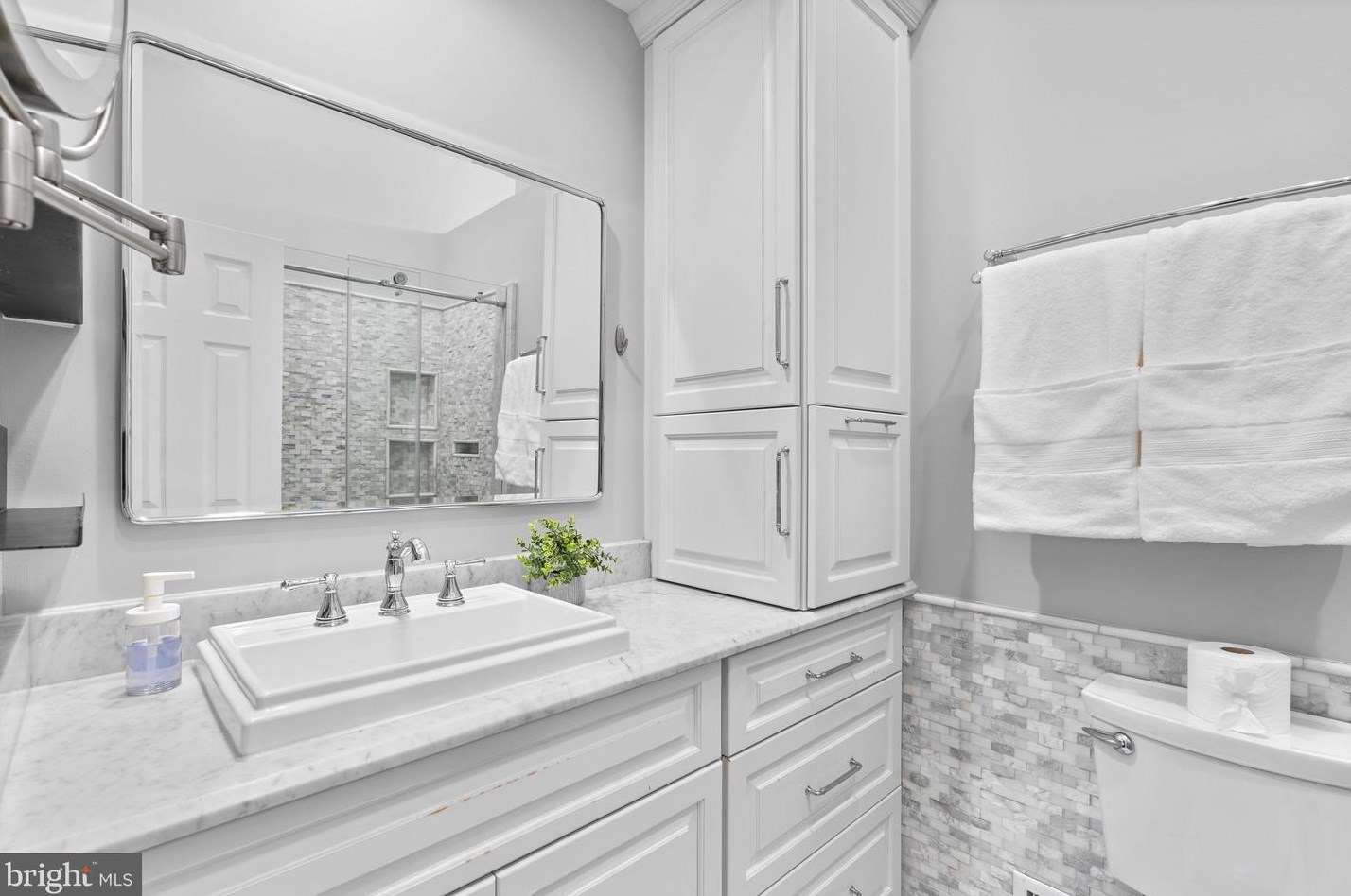 8628 Fountain Valley Dr, Gaithersburg MD  20886-5673 exterior