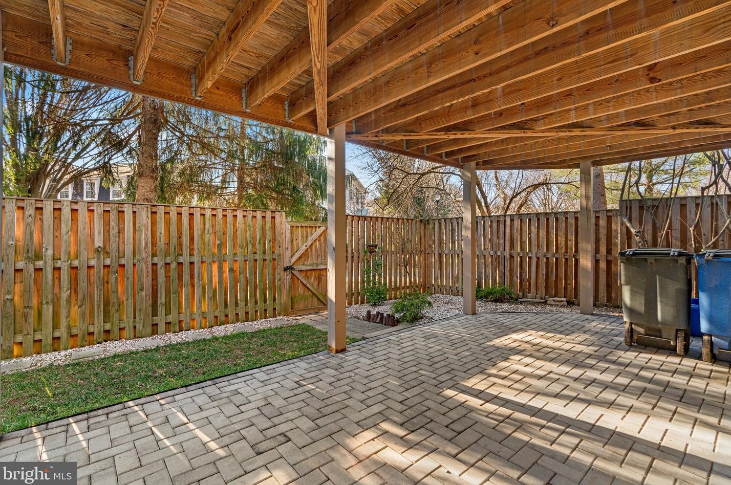 8628 Fountain Valley Dr, Gaithersburg MD  20886-5673 exterior