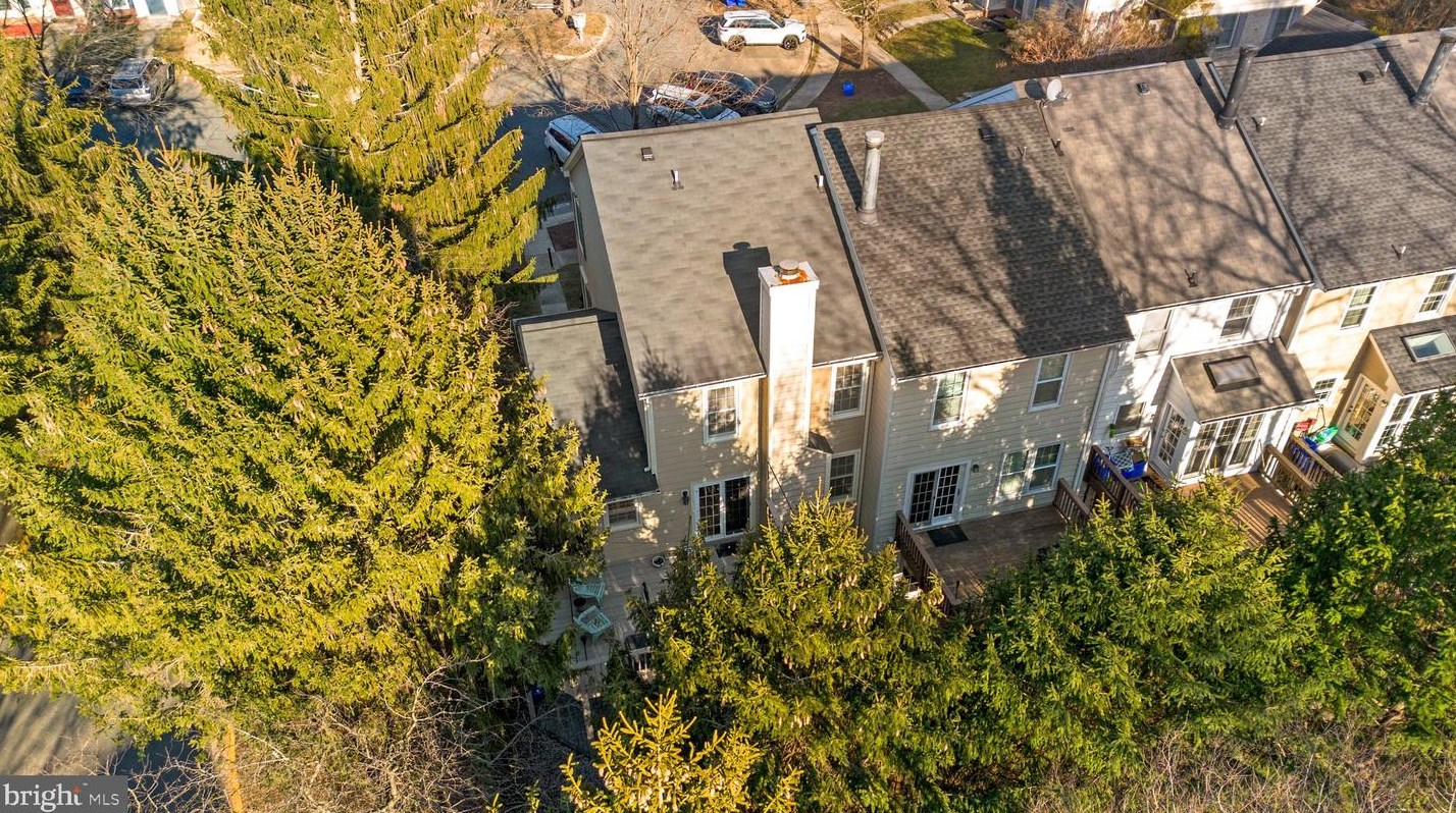 8628 Fountain Valley Dr, Gaithersburg MD  20886-5673 exterior