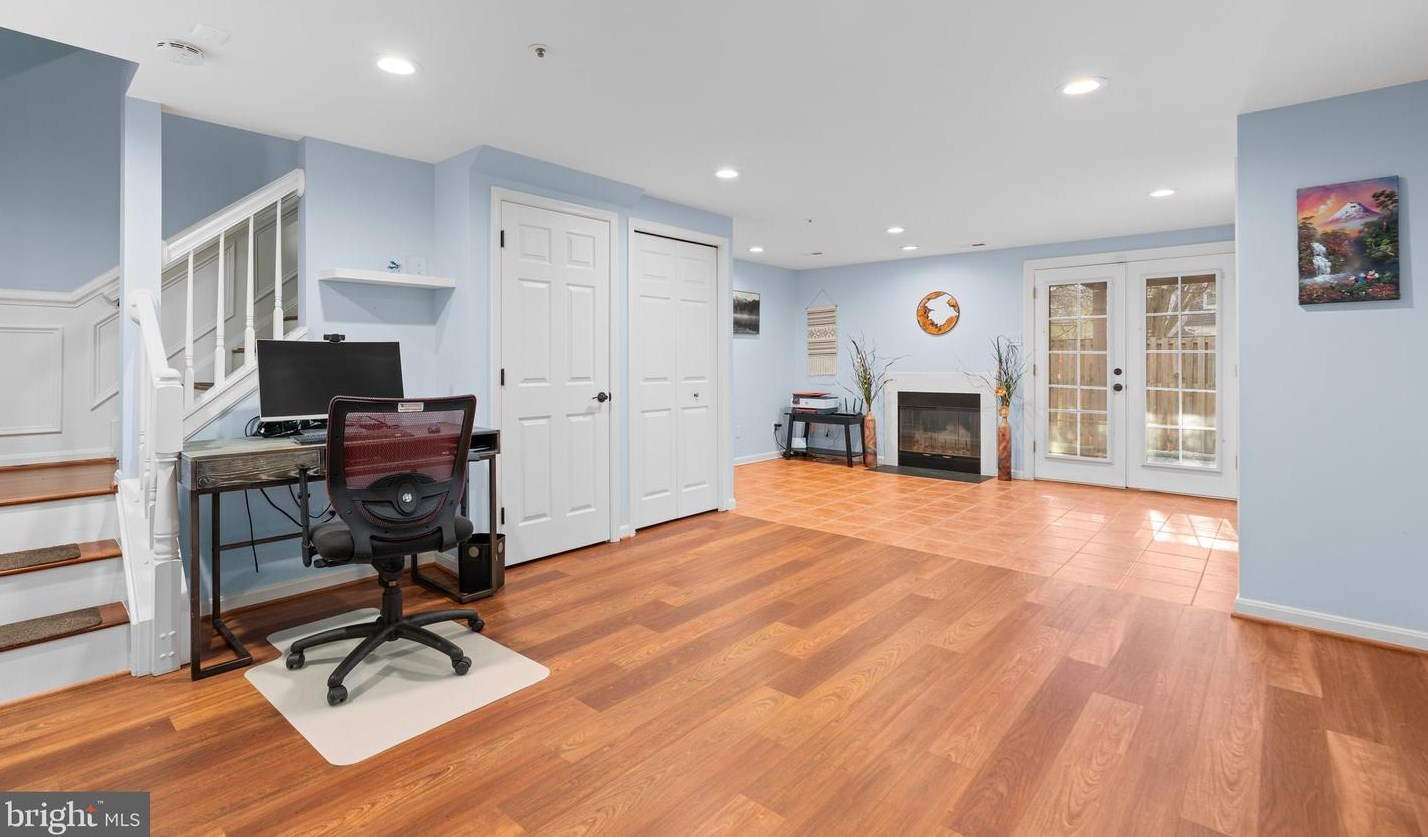 8628 Fountain Valley Dr, Gaithersburg MD  20886-5673 exterior