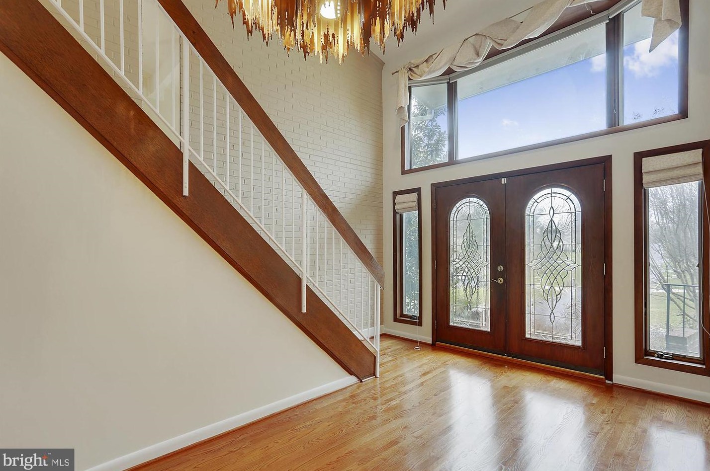 9801 Clydesdale St, Rockville, MD 20854-4709