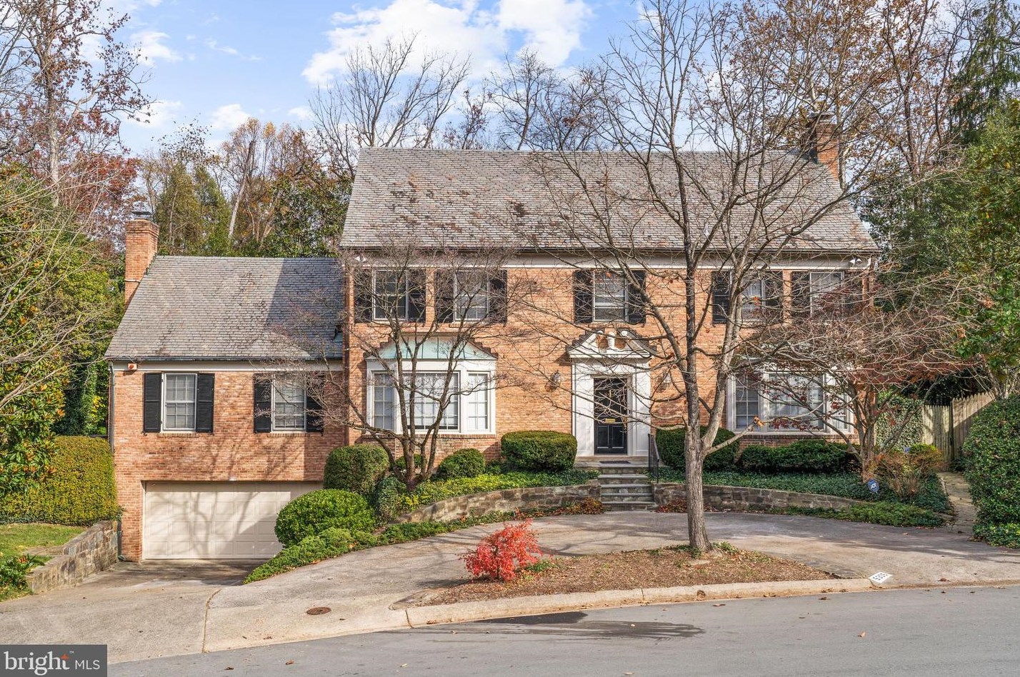 5305 Cardinal Ct, Bethesda, MD 20816-2908