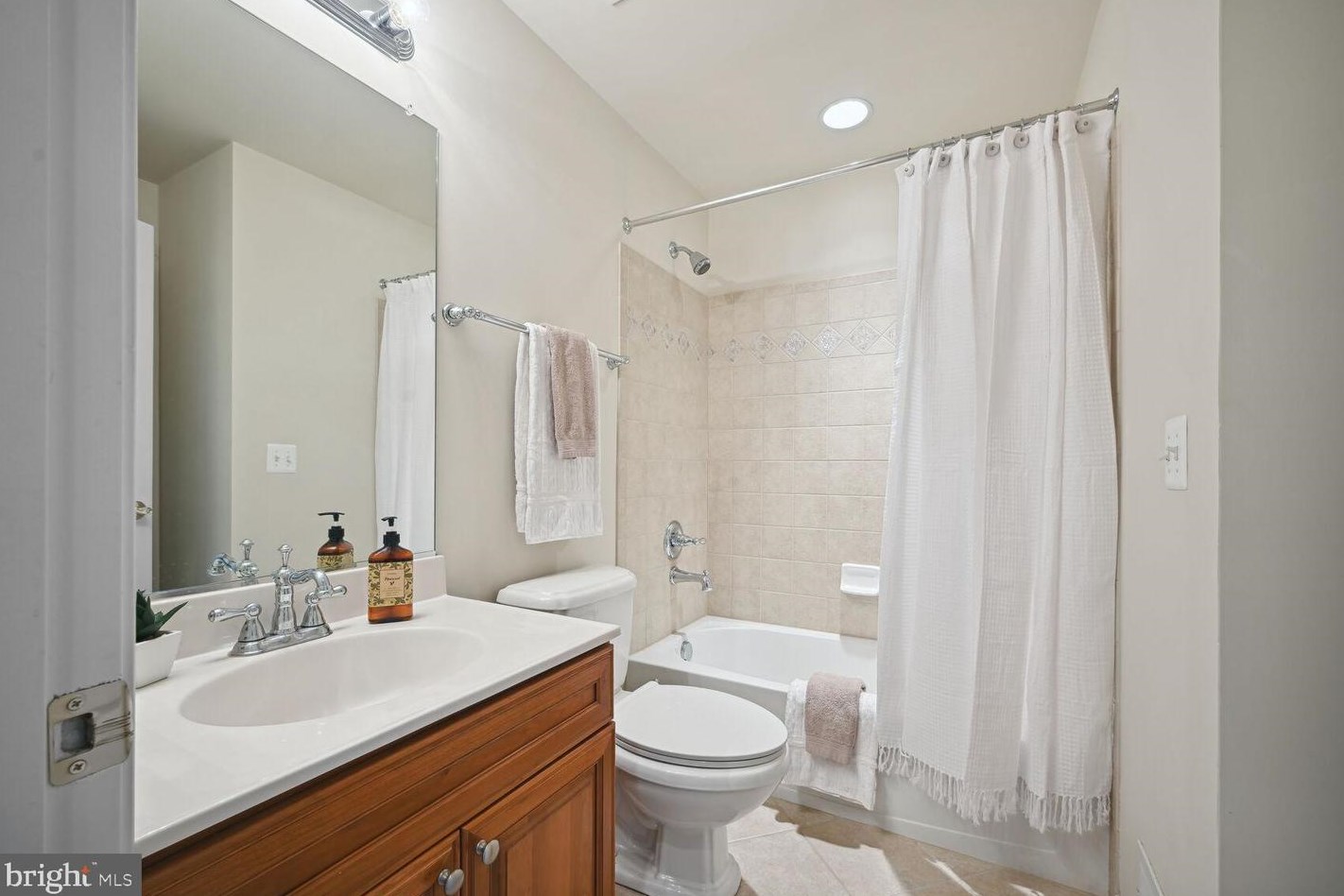 17610 Auburn Village Dr, Sandy Spring MD  20860-1045 exterior