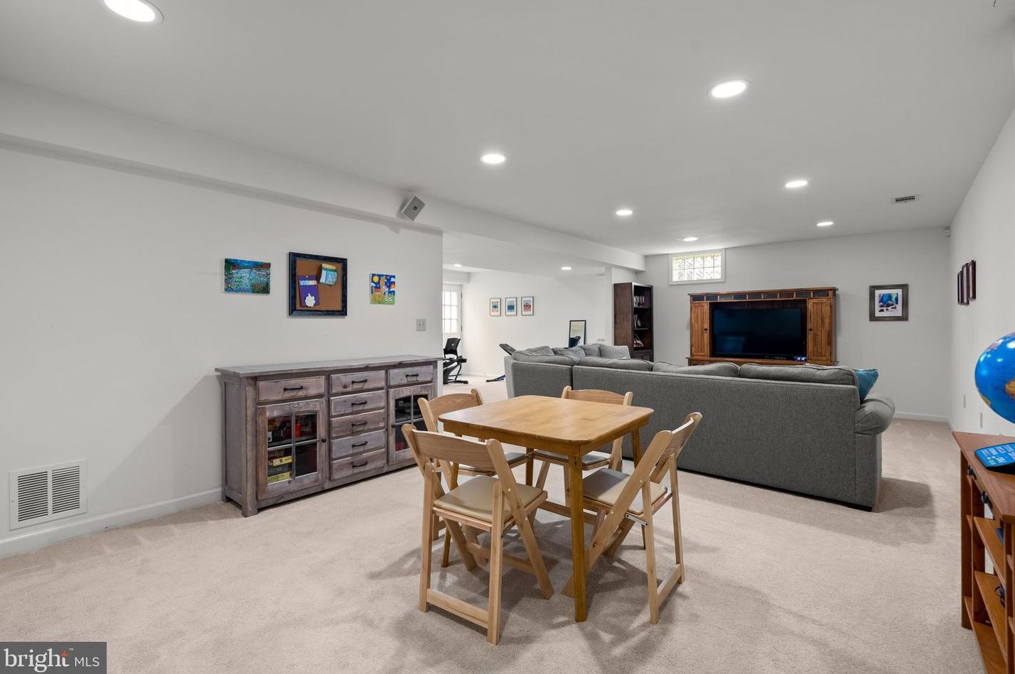 4208 Thorncroft Ter, Olney MD  20832-2950 exterior