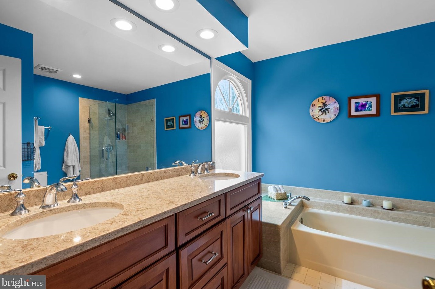 4208 Thorncroft Ter, Olney MD  20832-2950 exterior