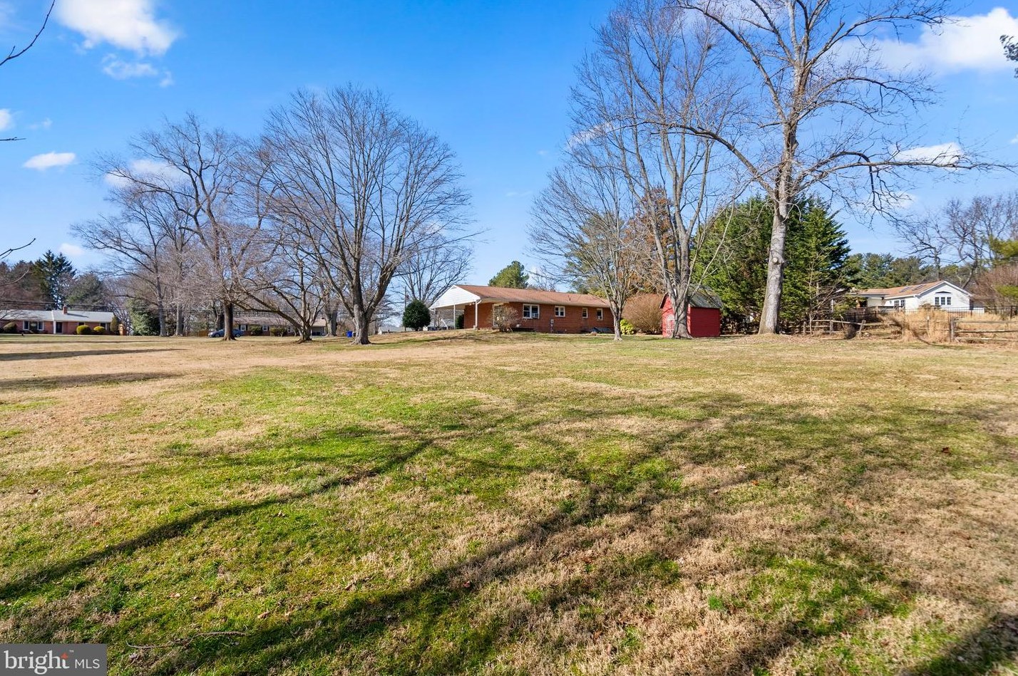 24913 Silver Crest Dr, Gaithersburg, MD 20882-3628