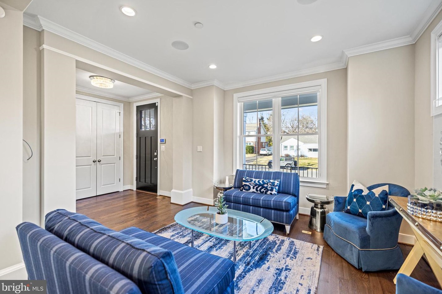 5816 Kingswood Rd, Bethesda MD 20814-1822 exterior