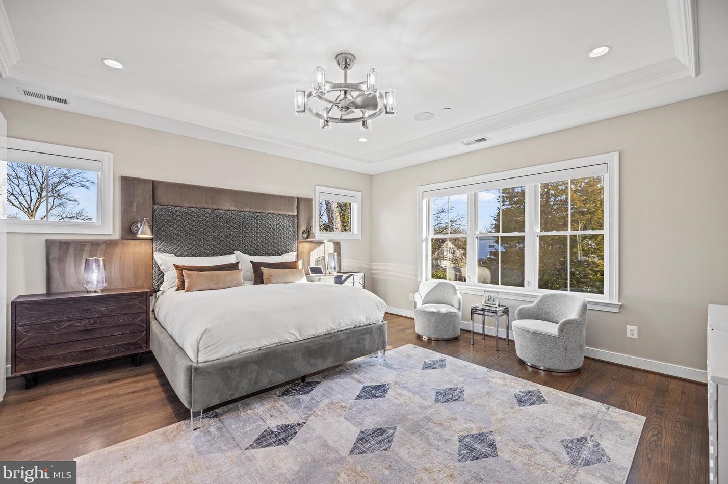 5816 Kingswood Rd, Bethesda MD 20814-1822 exterior