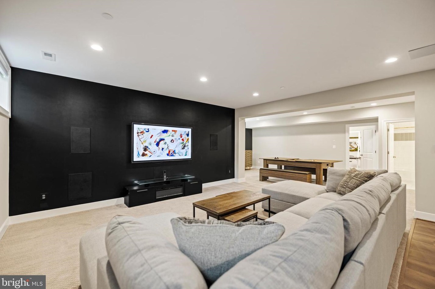 5816 Kingswood Rd, Bethesda MD 20814-1822 exterior