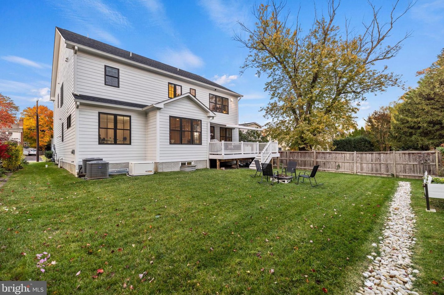 5816 Kingswood Rd, Bethesda MD 20814-1822 exterior