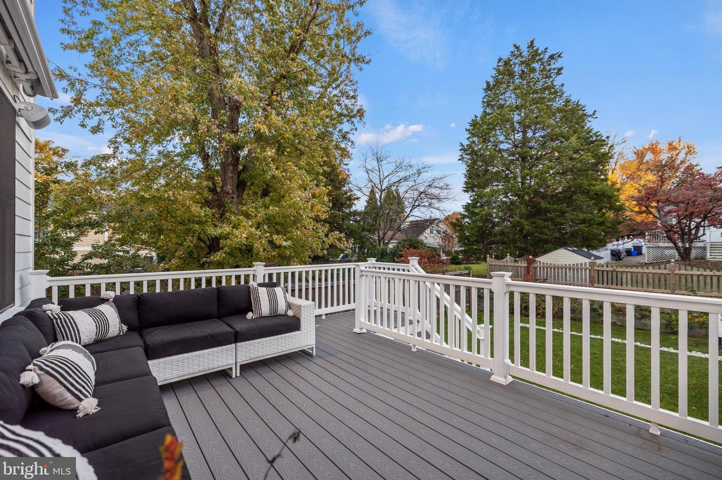 5816 Kingswood Rd, Bethesda MD 20814-1822 exterior