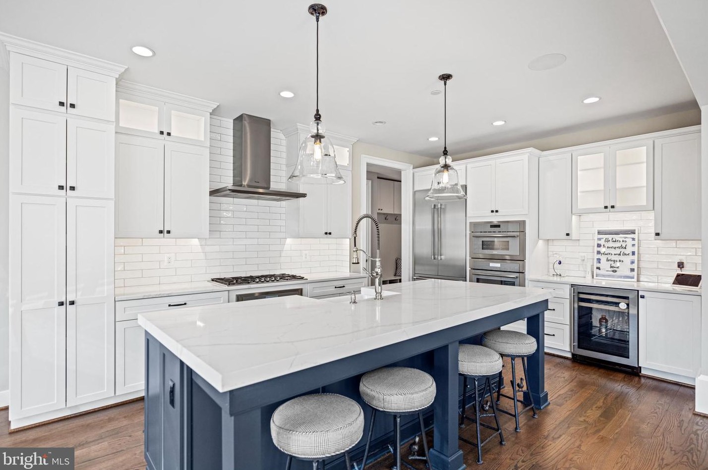 5816 Kingswood Rd, Bethesda MD 20814-1822 exterior