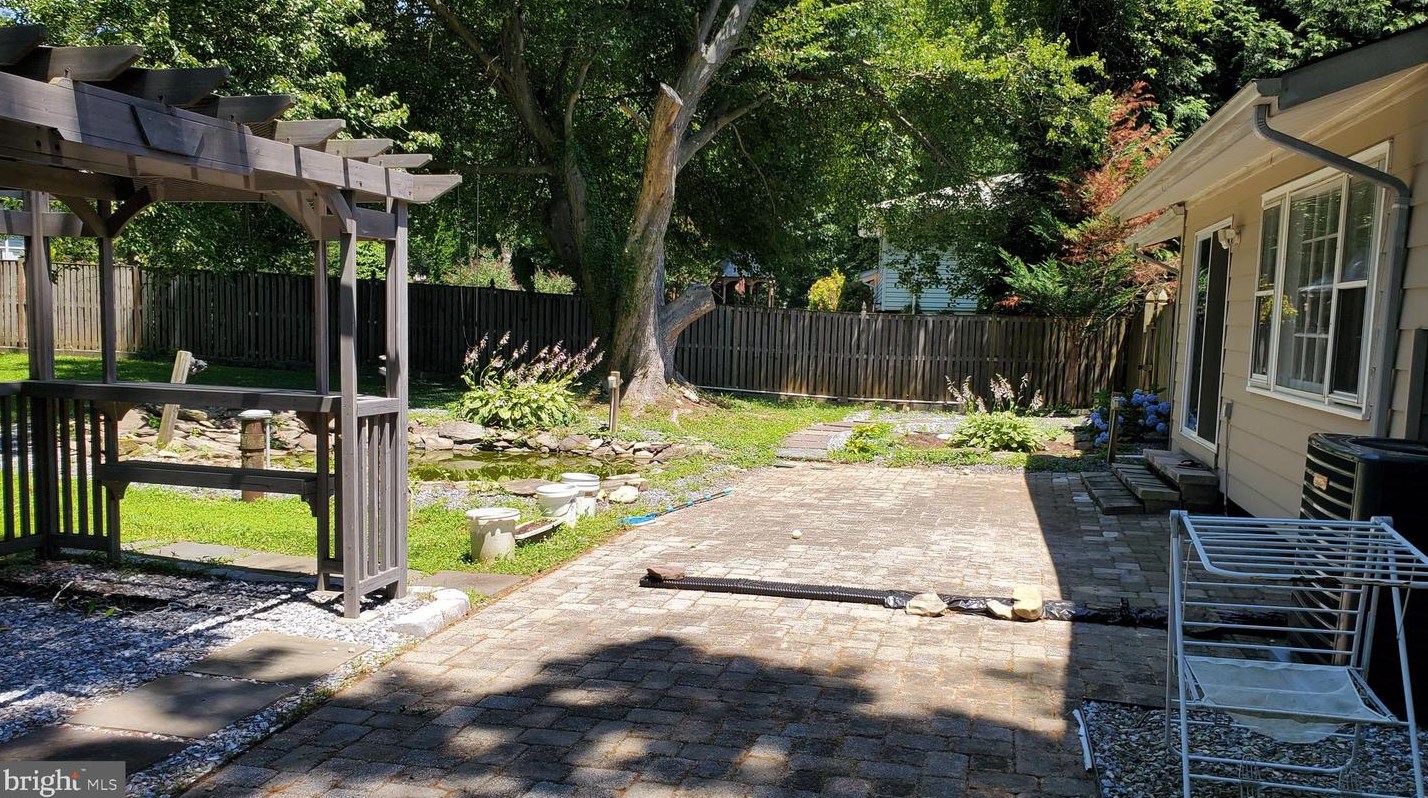 25004 Woodfield School Rd, Gaithersburg MD  20882-3711 exterior