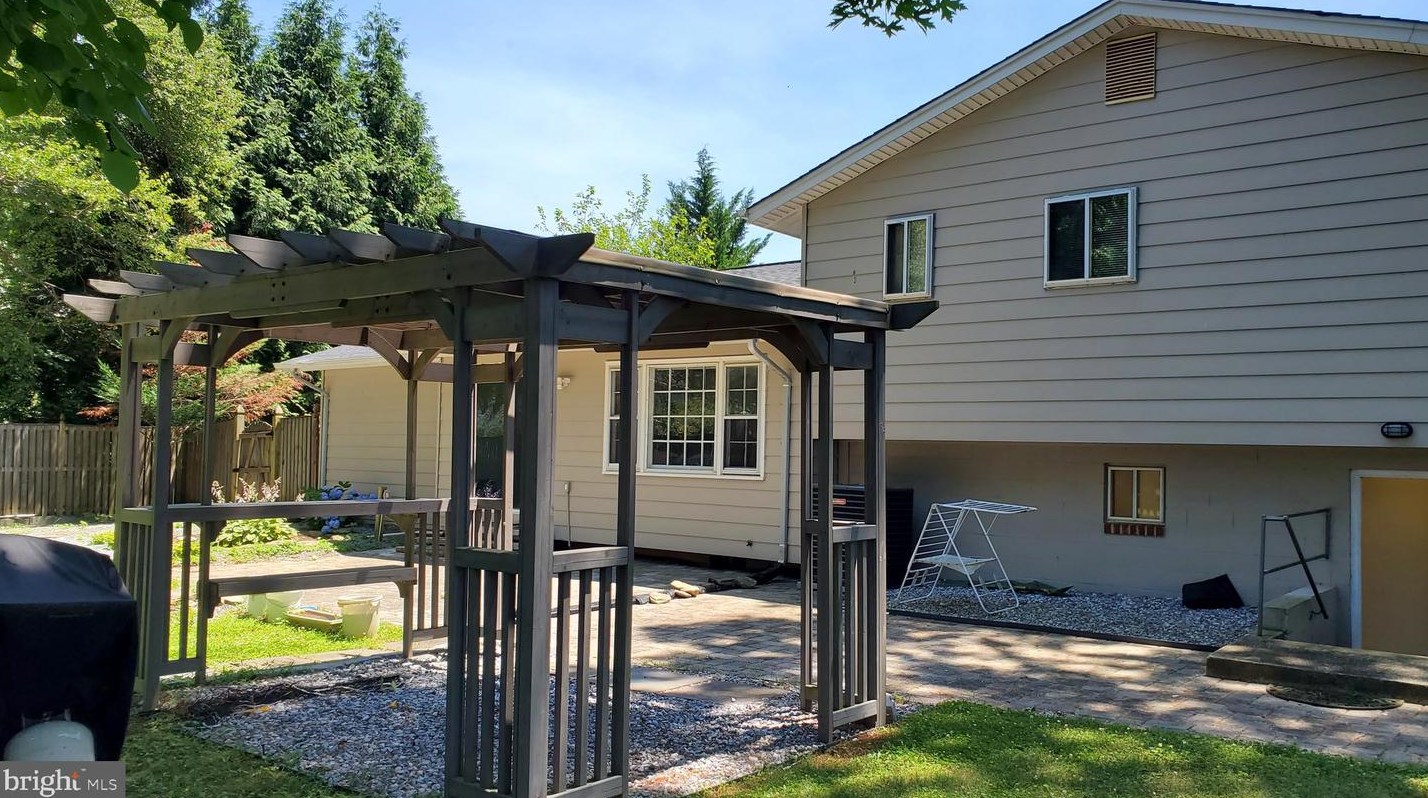 25004 Woodfield School Rd, Gaithersburg MD  20882-3711 exterior