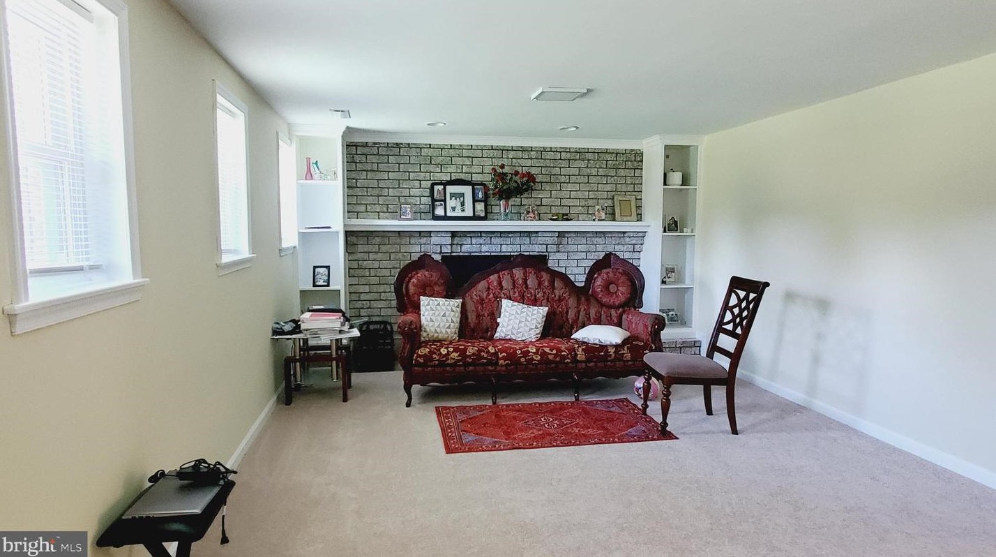 25004 Woodfield School Rd, Gaithersburg MD  20882-3711 exterior