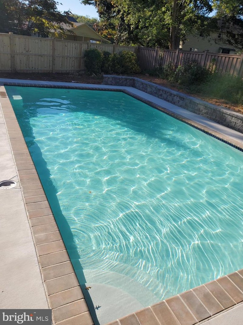 15300 Beaufort Pl, Silver Spring MD  20905-4202 exterior