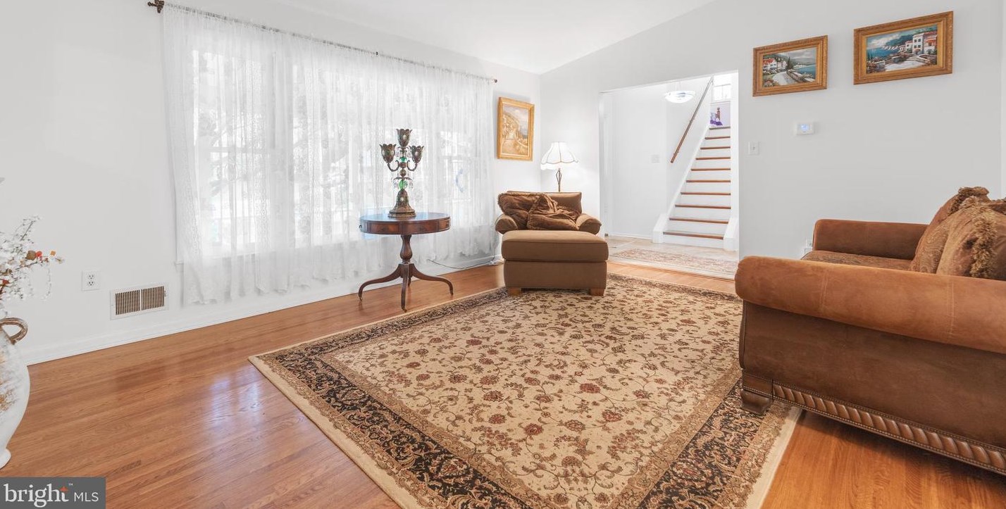 15300 Beaufort Pl, Silver Spring MD  20905-4202 exterior