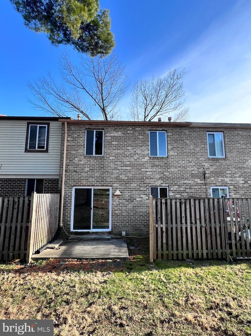 1132 Side Dr, Gaithersburg MD  20878-3103 exterior