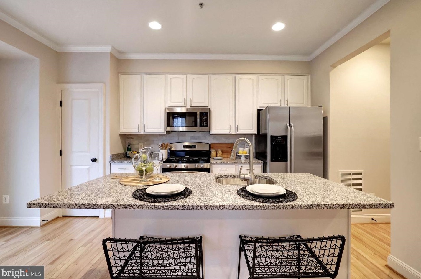 713 Glouster Knoll Dr, Silver Spring, MD 20901