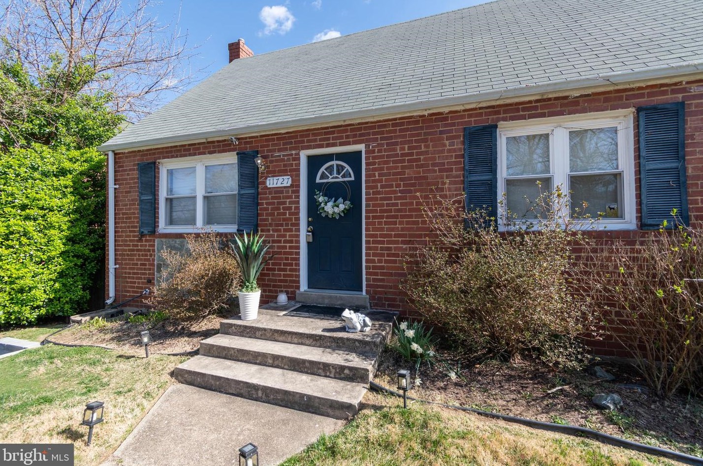 11727 College View Dr, Silver Spring, MD 20902