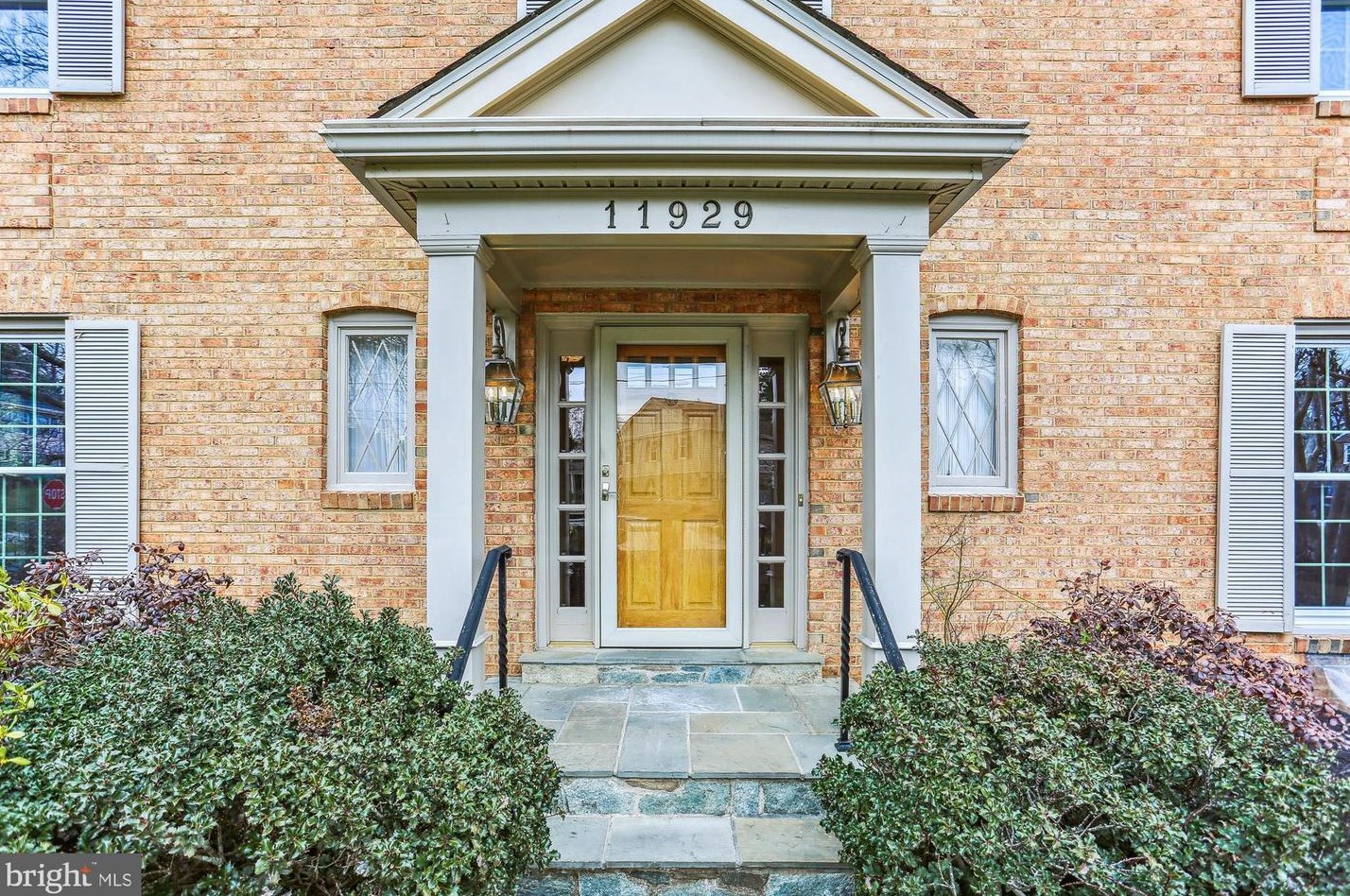 11929 Gainsborough Rd, Rockville, MD 20854-3306