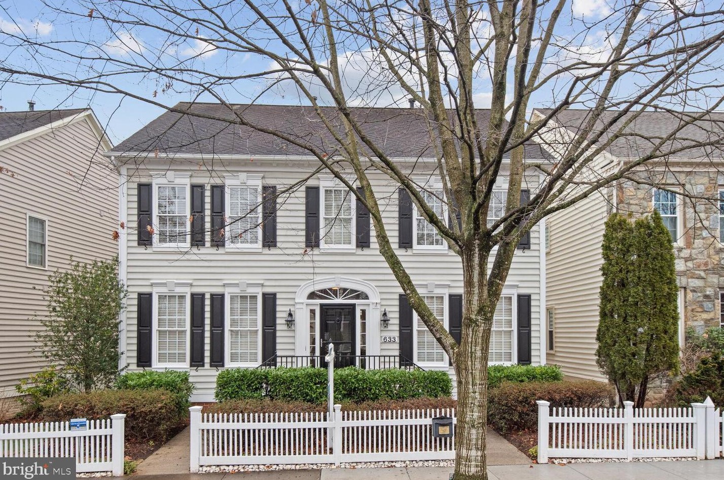 633 Lake Varuna Dr, Gaithersburg, MD 20878-2175
