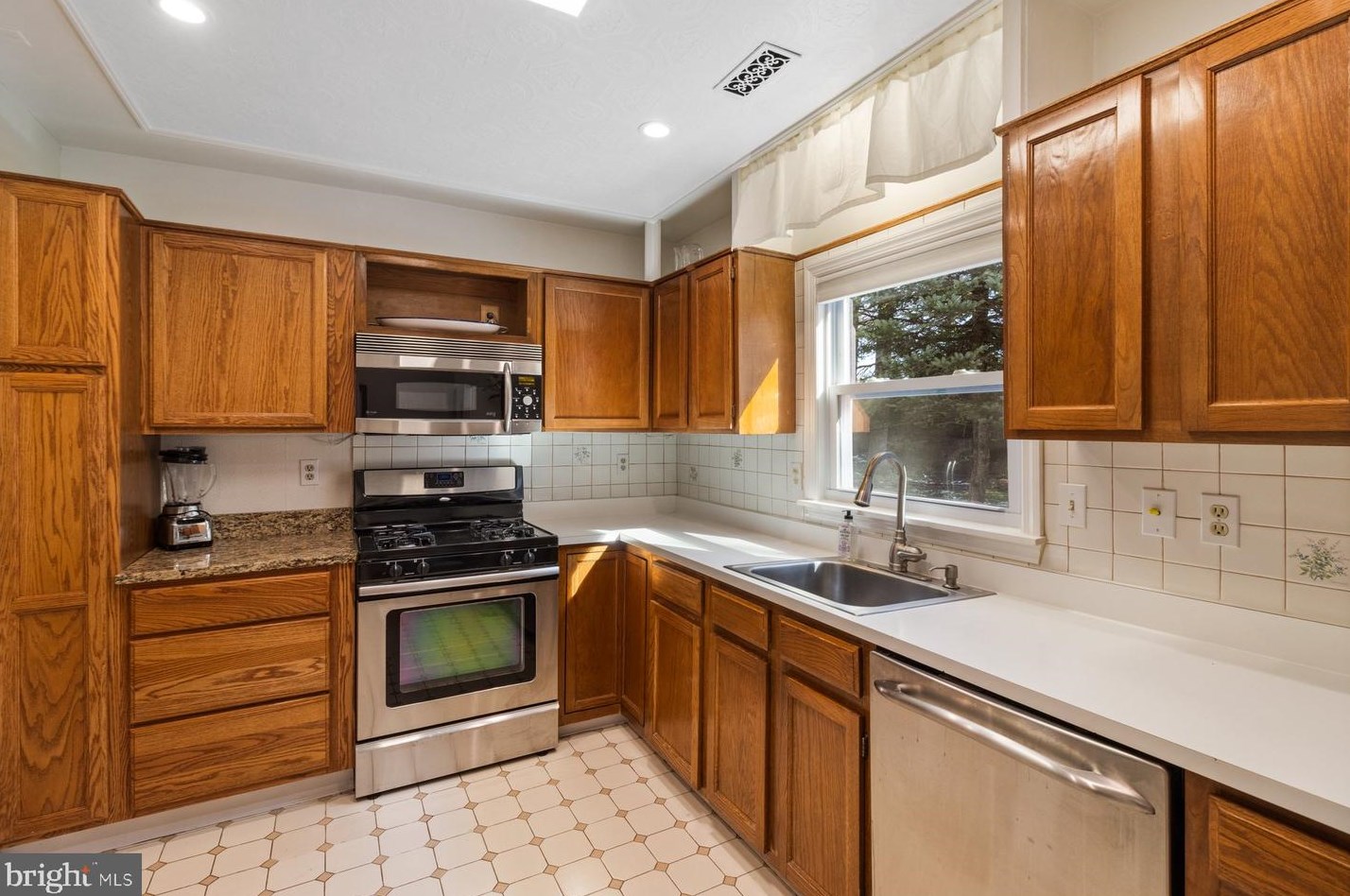 3604 Winter Laurel Ter, Olney MD  20832-2242 exterior