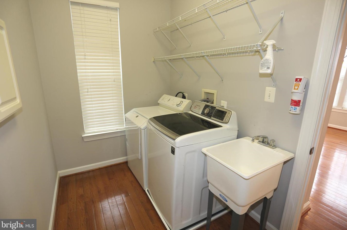 13603 Gum Spg Dr, Rockville MD 20850-3587 exterior