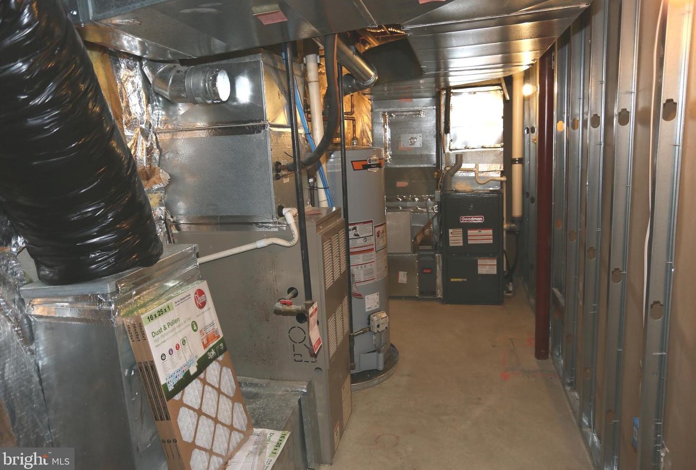 13603 Gum Spg Dr, Rockville MD 20850-3587 exterior