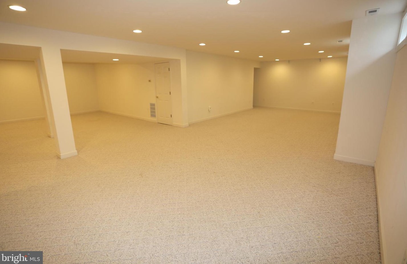 13603 Gum Spg Dr, Rockville MD 20850-3587 exterior