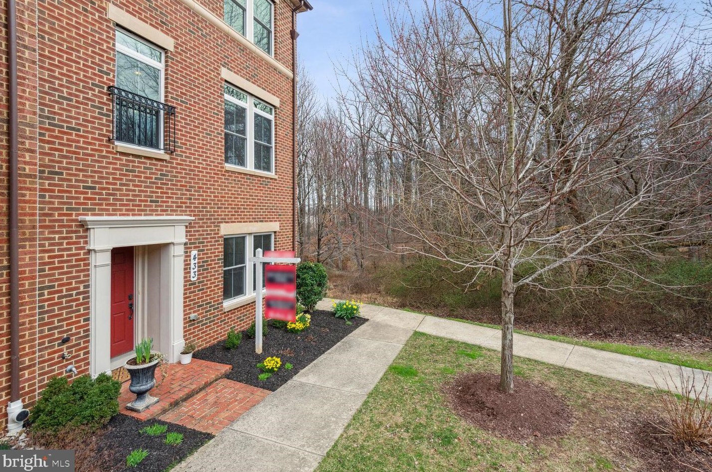 433 Hydrangea Pl, Gaithersburg, MD 20878-4061