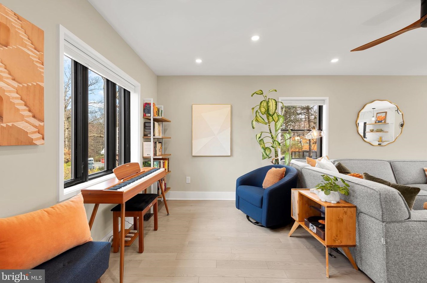 8215 Roanoke Ave, Silver Spring MD  20912-6227 exterior