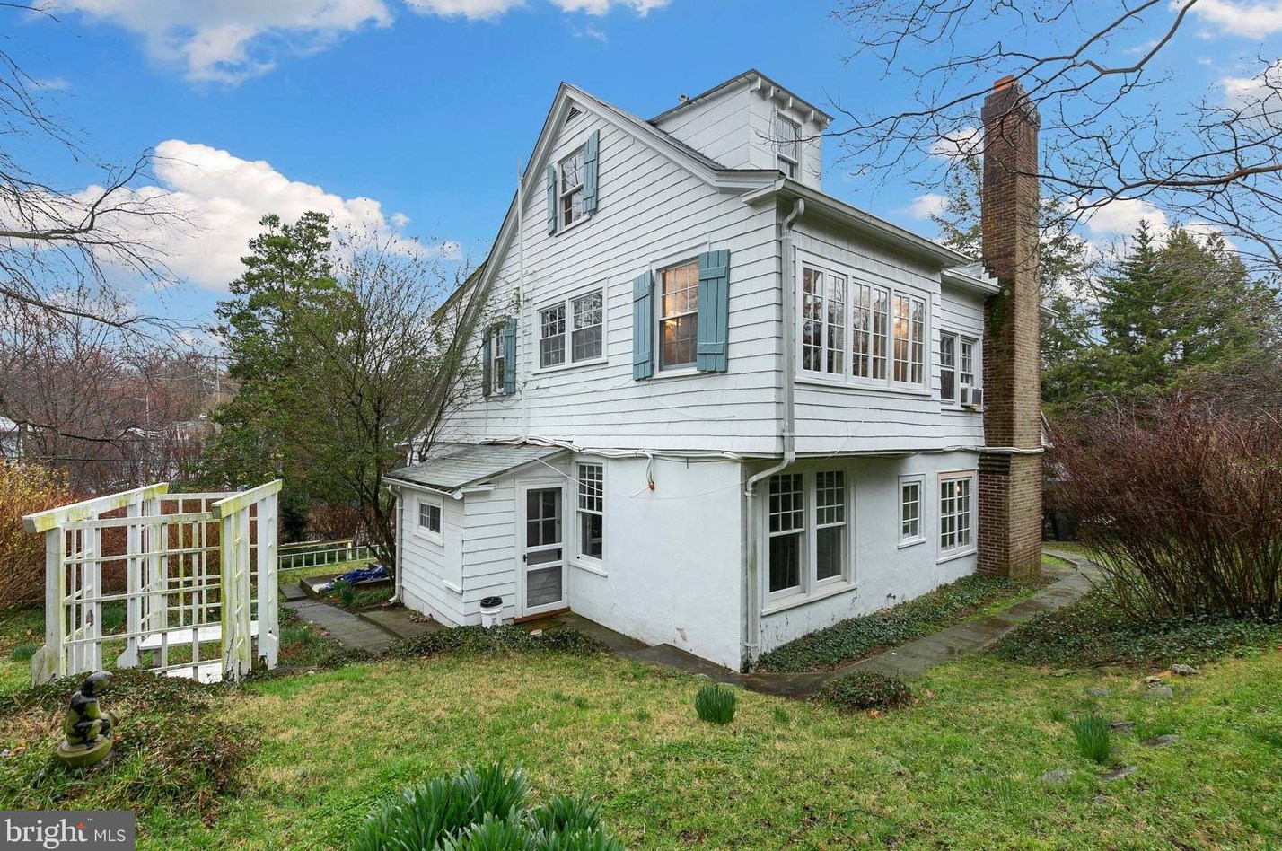 6901 Westmoreland Ave, Silver Spring MD 20912-4409 exterior