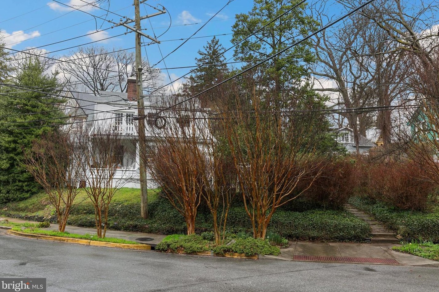 6901 Westmoreland Ave, Silver Spring MD 20912-4409 exterior