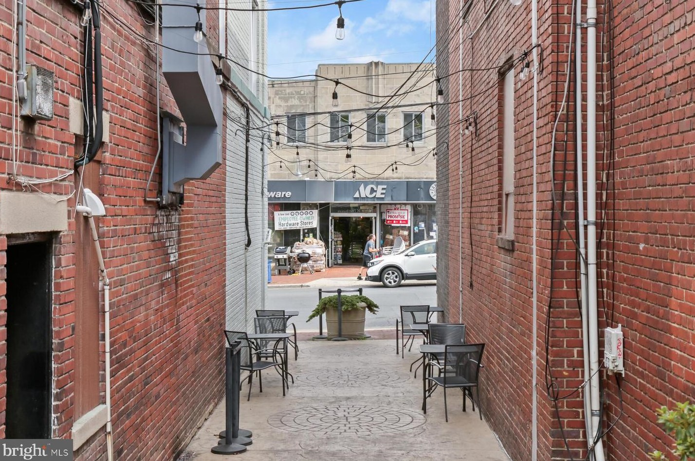 6901 Westmoreland Ave, Silver Spring MD 20912-4409 exterior