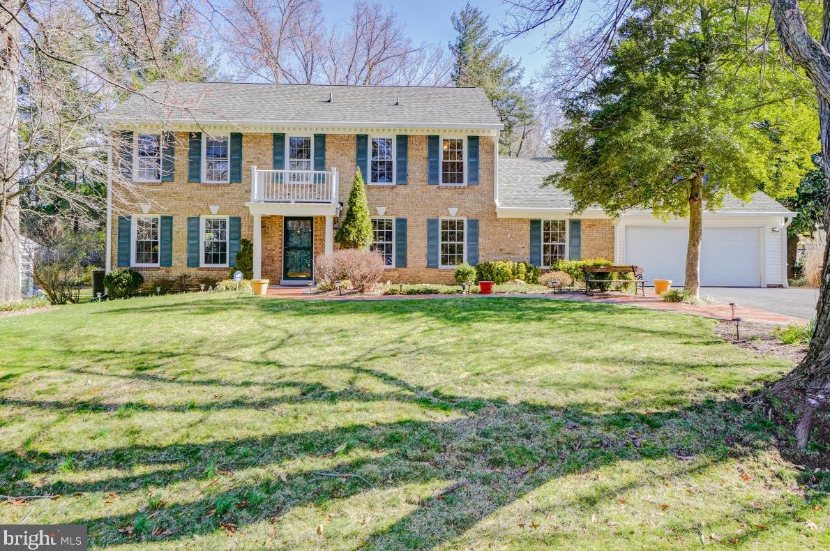 15105 Red Clover Dr, Rockville, MD 20853-1642