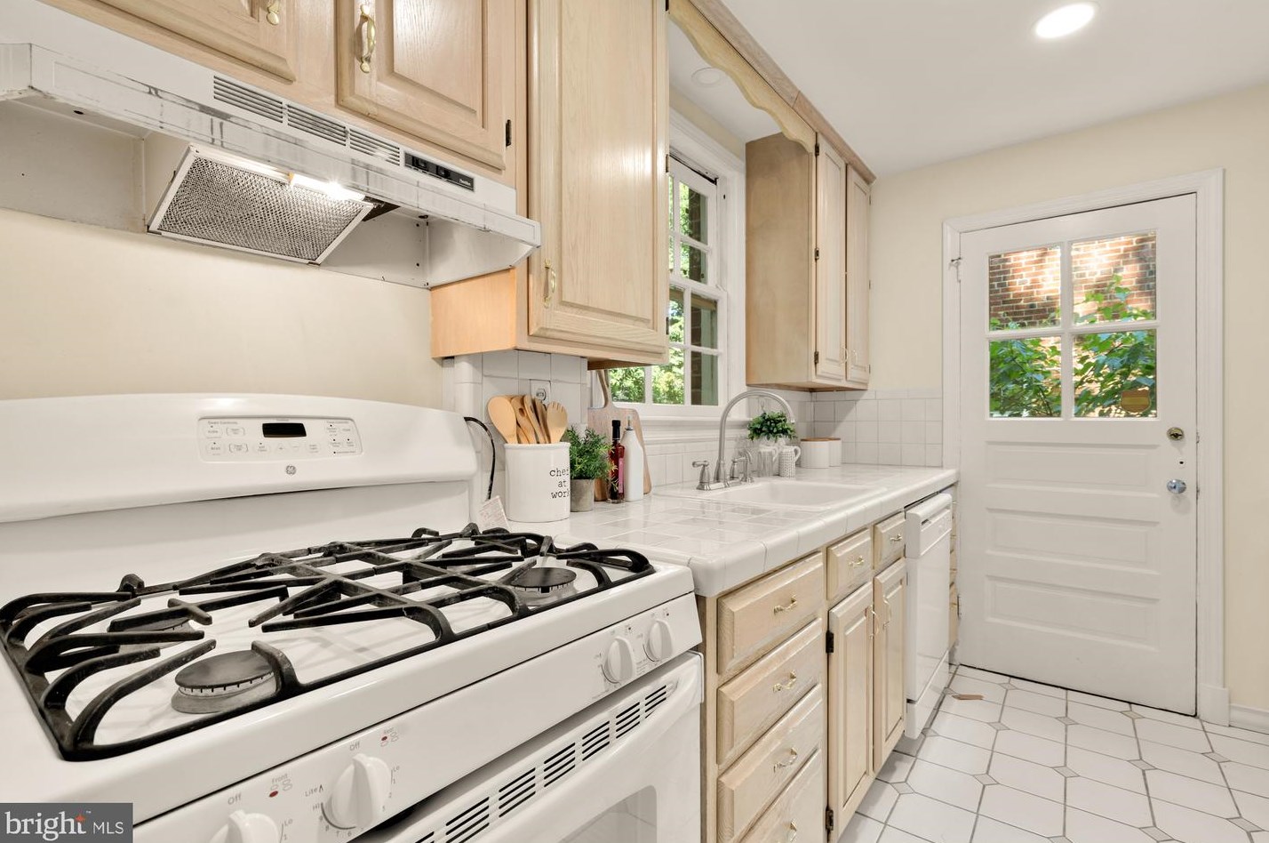 9104 Providence Ave, Silver Spring MD 20901-4914 exterior