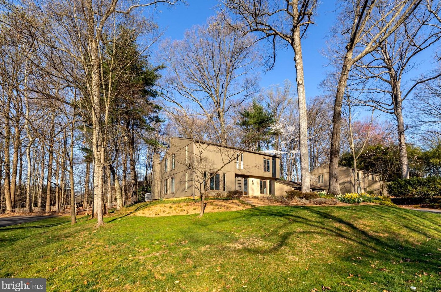 10400 Great Arbor Dr, Rockville, MD 20854-4215