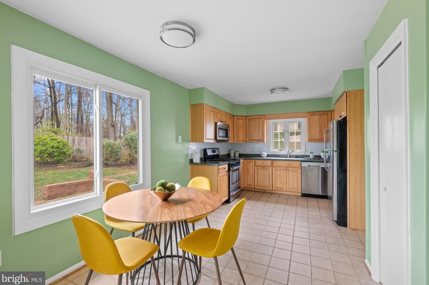 207 Summit Hall Rd, Gaithersburg MD  20877-1825 exterior